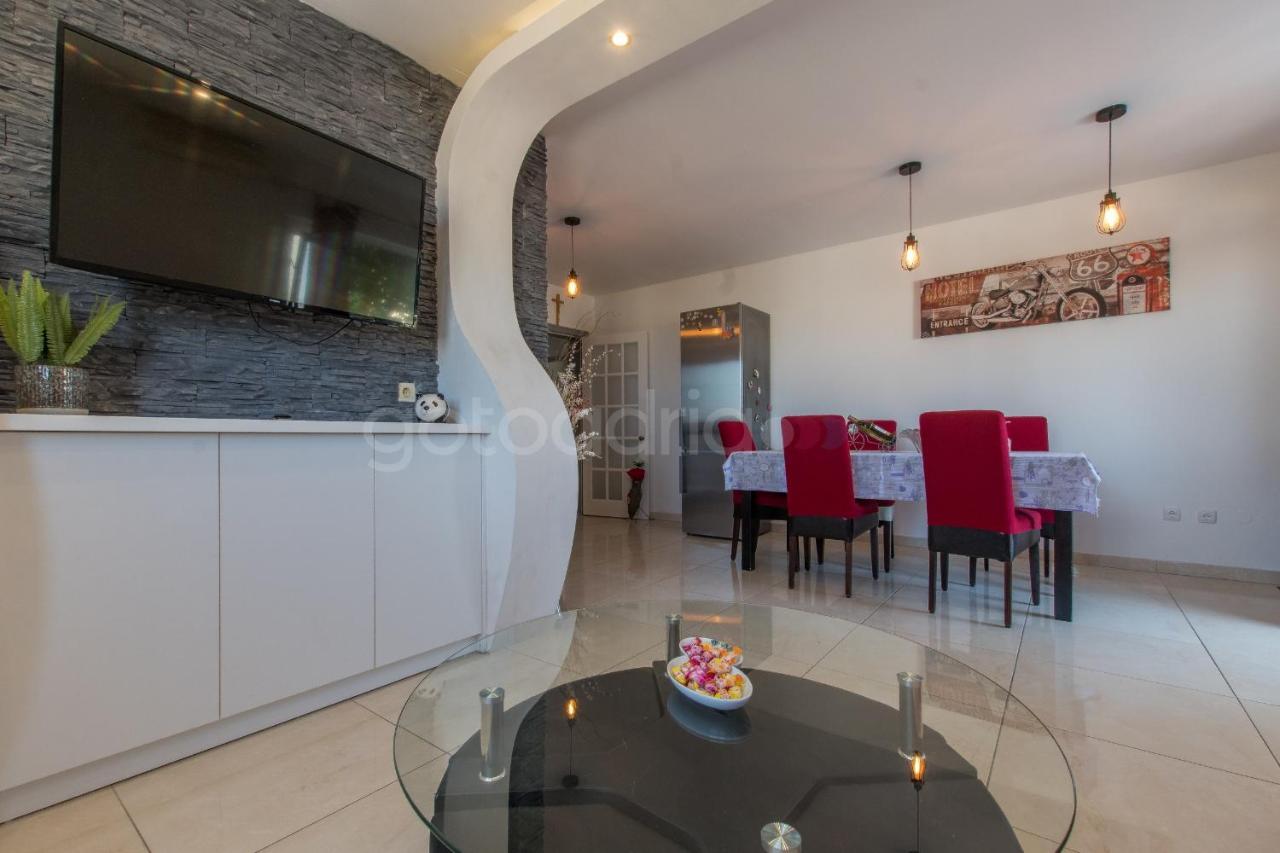 Apartment Vesna With Balcony & Free Parking Makarska Exterior foto